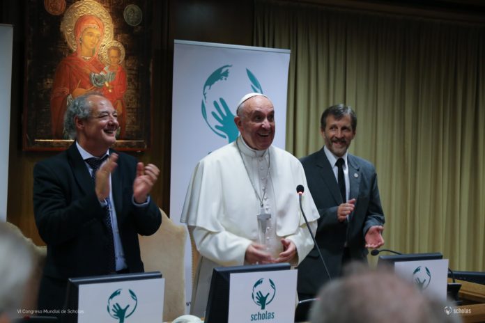 Papa en el Congreso Scholas