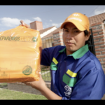 Recolector de bolsas naranjas 01.ok