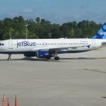 JetBlue_A320_at_Orlando