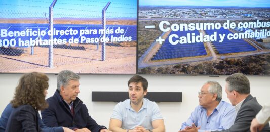 Chubut: se puso en marcha la construcción de una microrred eléctrica solar en Paso de Indios con una inversión de USD 5,4 millones